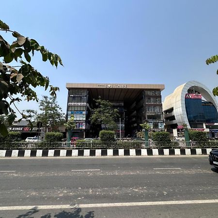 Hotel Gokul Solitaire, Surat Bhatha Exterior foto