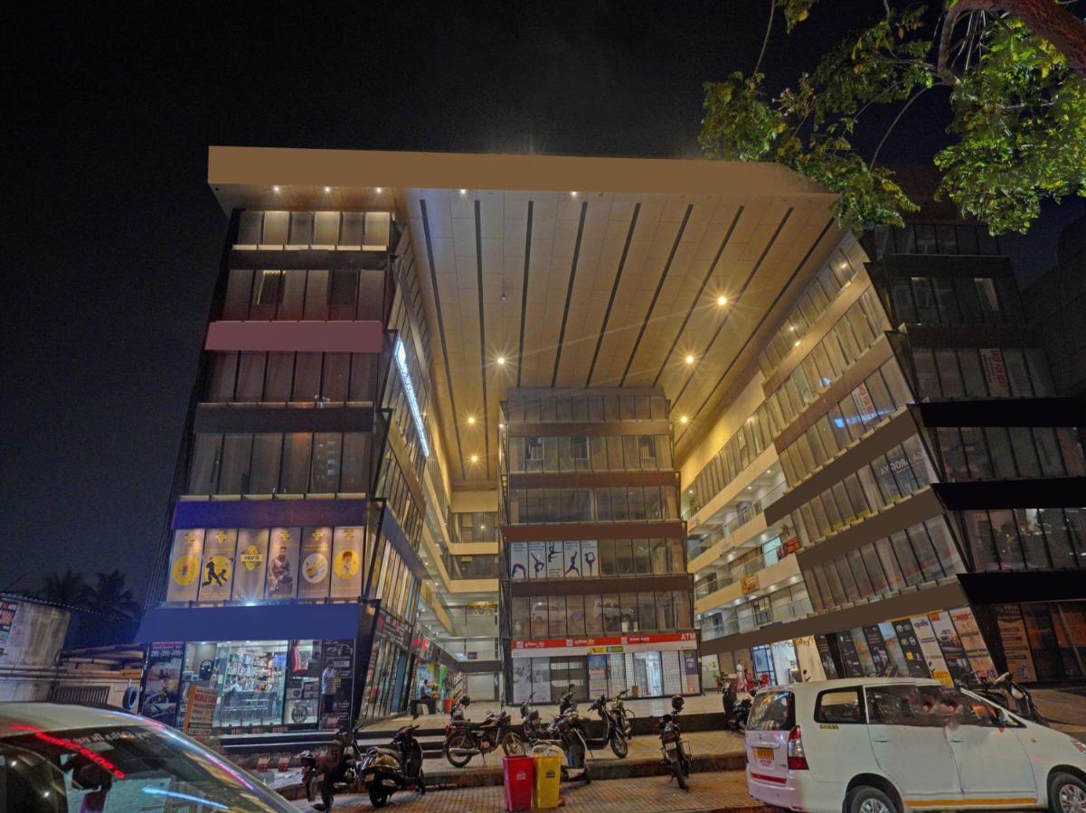 Hotel Gokul Solitaire, Surat Bhatha Exterior foto